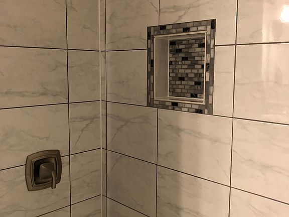 4th image of 524 W 6th St