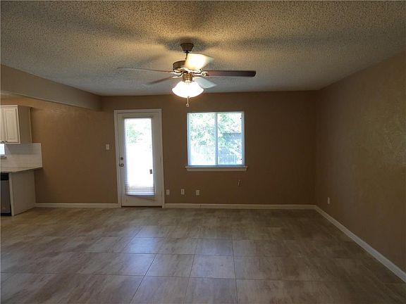 5th image of 1202 Colony Dr