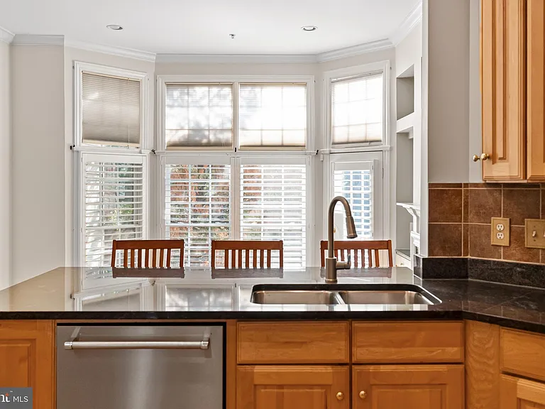 5237 Bessley Pl — Photo 42