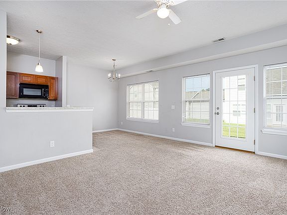 4th image of 294 Teal Cir