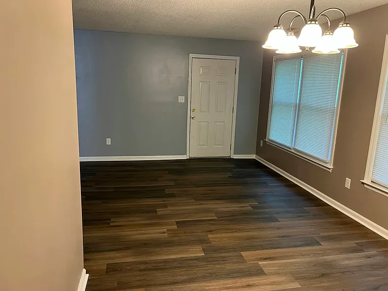 Living area photo 2