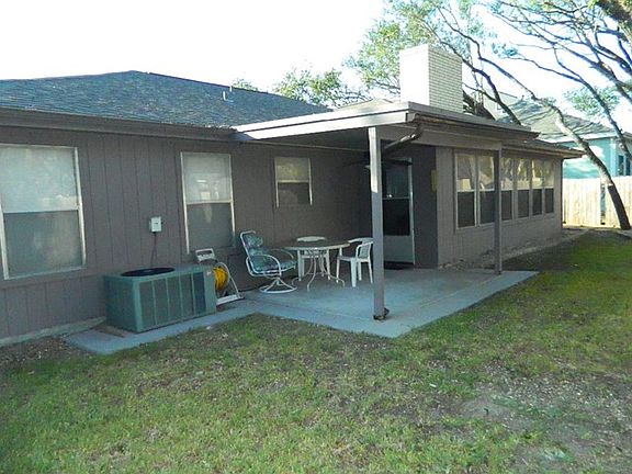 2nd image of 1518 Bluebird Ln
