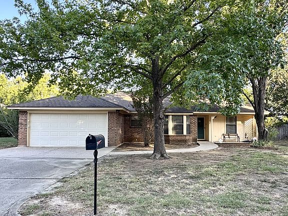 2nd image of 713 Owens Dr