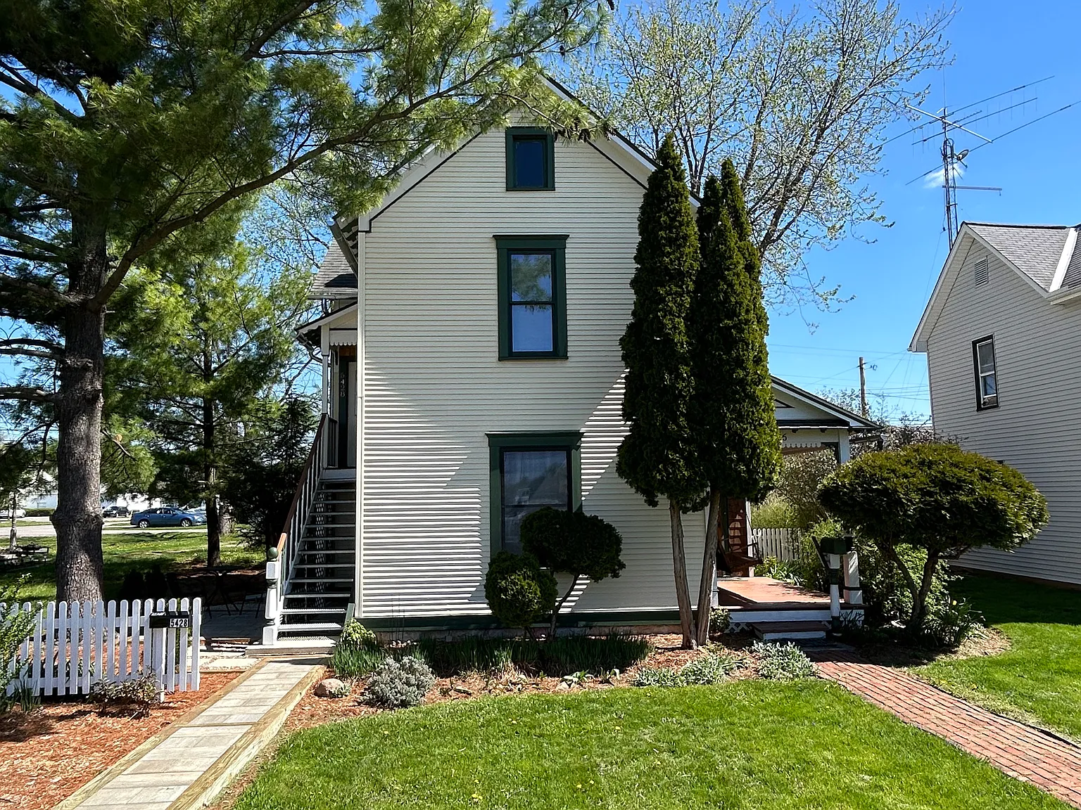 2 bed, $1,650 — Photo 1