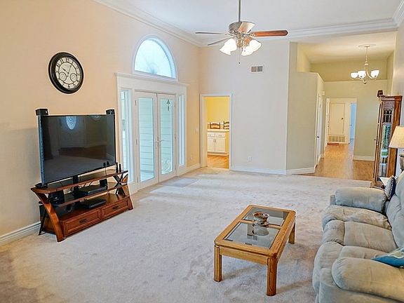 4th image of 26028 Lucerne Ct