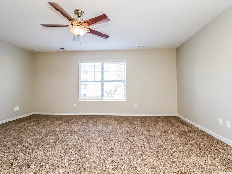 129 Sophie Dr — Photo 10