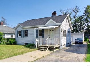 28 Neptune Ave, Norwalk, CT 06854