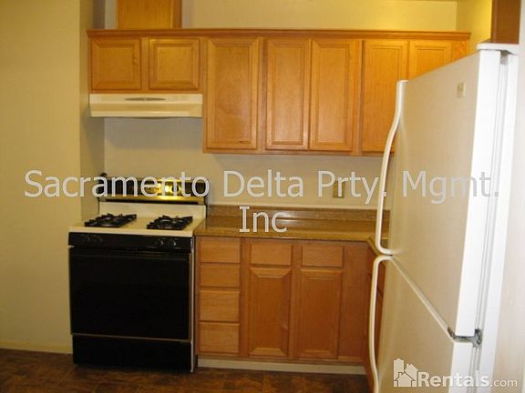 3rd image of 3201 Normington Dr