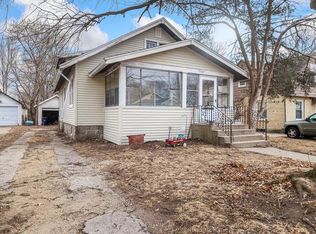 1517 Pauline Ave, Rockford, IL