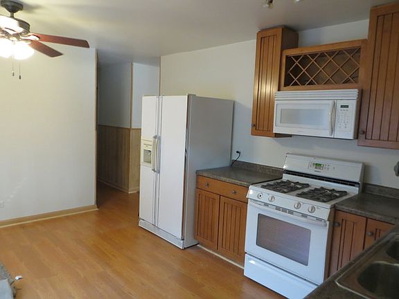 3rd image of 928 Southmoor St