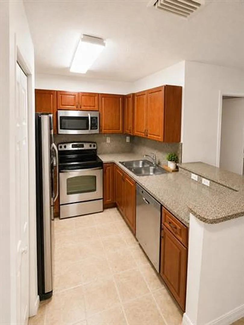 906 SW 143rd Ave cu-2005, Pembroke Pines, FL 33027 — Photo 1