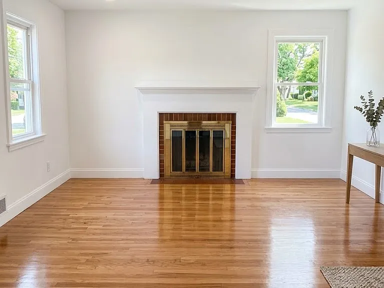 19 Edward Rd — Photo 2