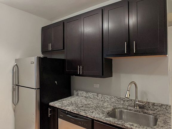 2nd image of 4034 N Ashland Ave #W1