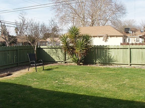 5th image of 1305 E Brown Ave