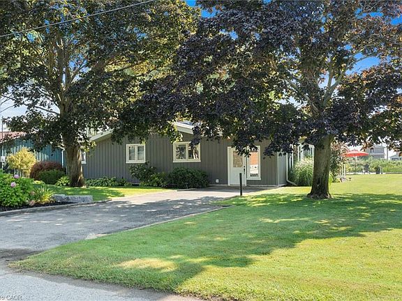 3rd image of 392 Cedar Dr