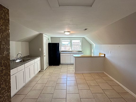 2nd image of 688 Dixwell Ave #C