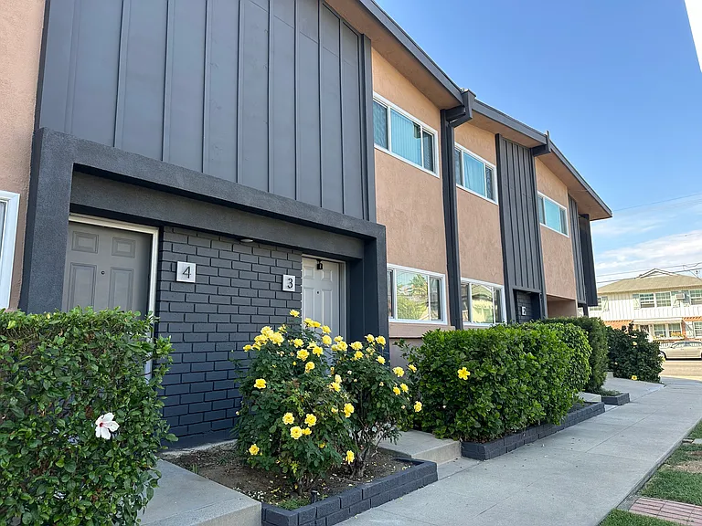 13504 Moorpark St #2 — Photo 17