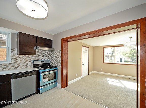 5th image of 3330 N Olcott Ave