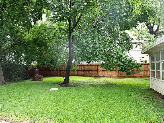 5th image of 4038 Blue Bonnet Blvd