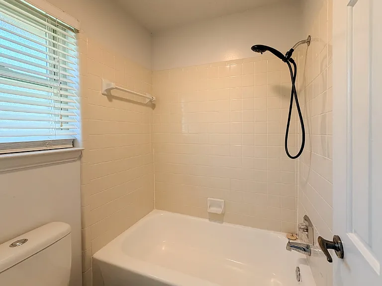 701 Daniels Dr — Photo 21