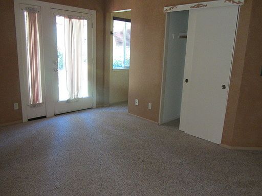 5th image of 605 Thunderbird Ct