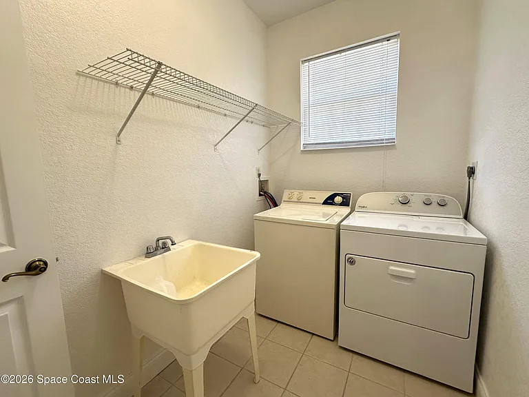 616 Manatee Bay Dr — Photo 30