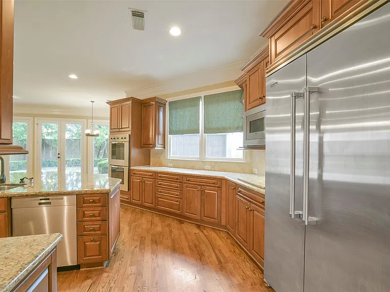 2307 Sheridan St — Photo 15