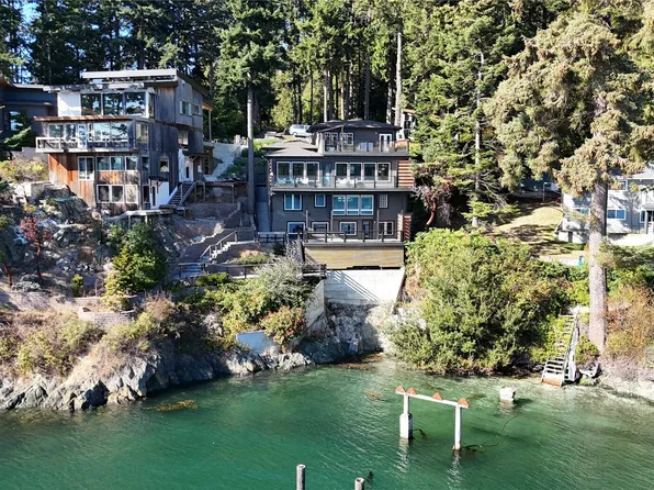 15833 Yokeko Drive, Anacortes, WA 98221