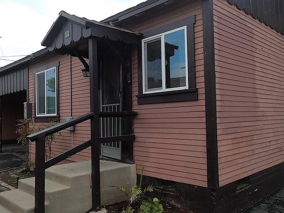 2nd image of 1414 Roosevelt Ave #38