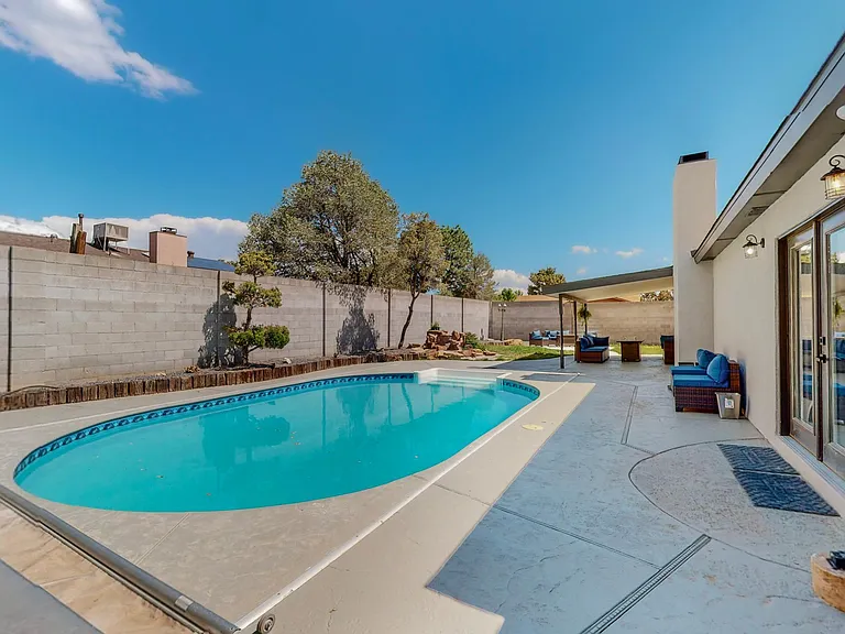6830 Louisiana Blvd NE — Photo 26