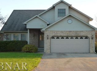 8894 Texas Church Rd, Clinton, IL 61727