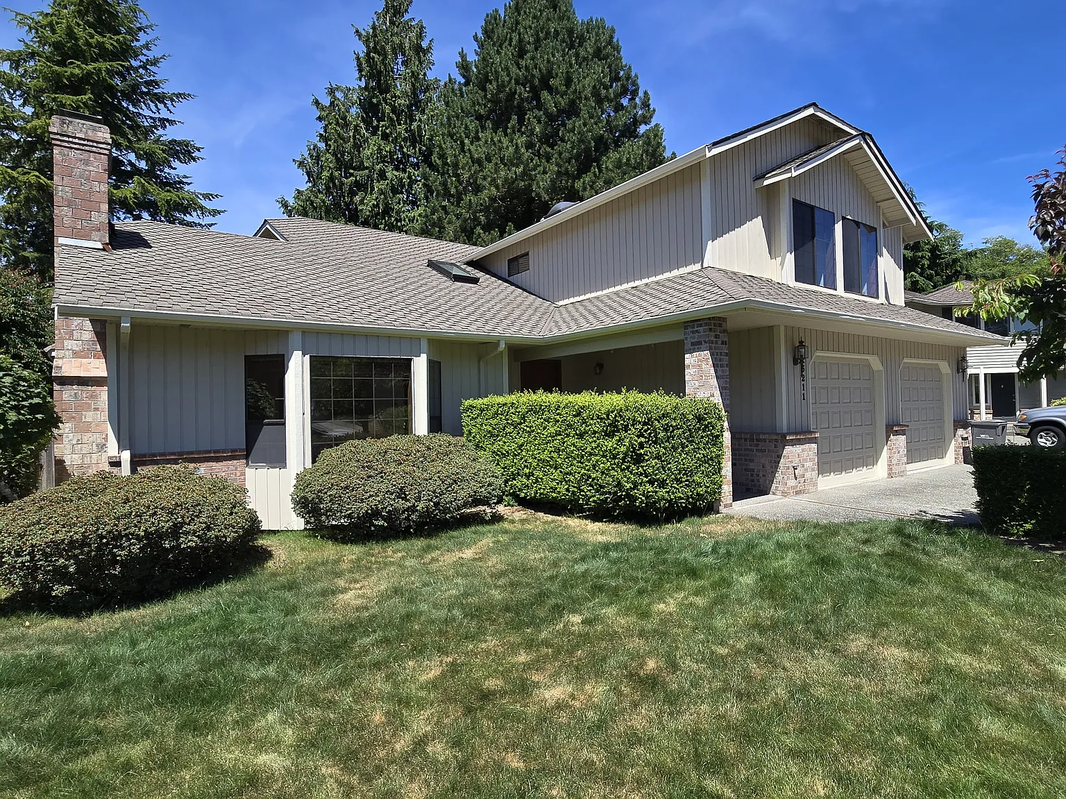 4 bed, 2429 sqft, $4,000 — Photo 1