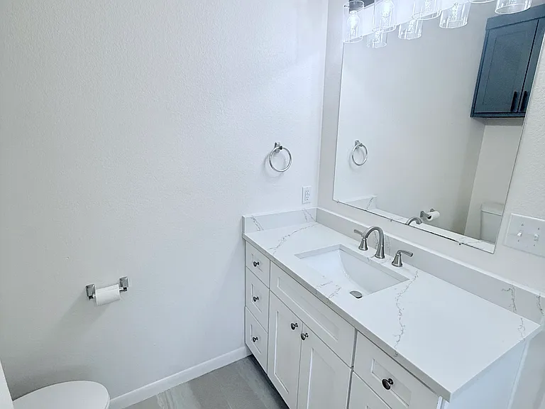 1411 W Shields Dr — Photo 14