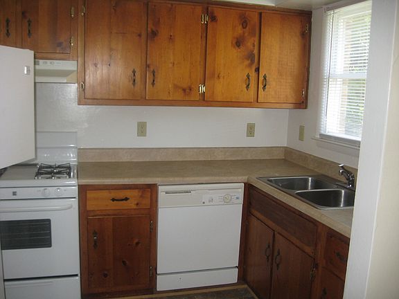 2nd image of 4112 Queenswood Dr APT D