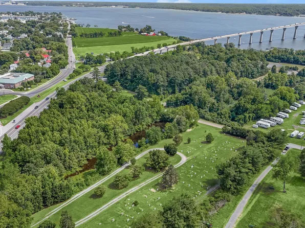 14055 Solomons Island Rd S, Solomons, MD 20688