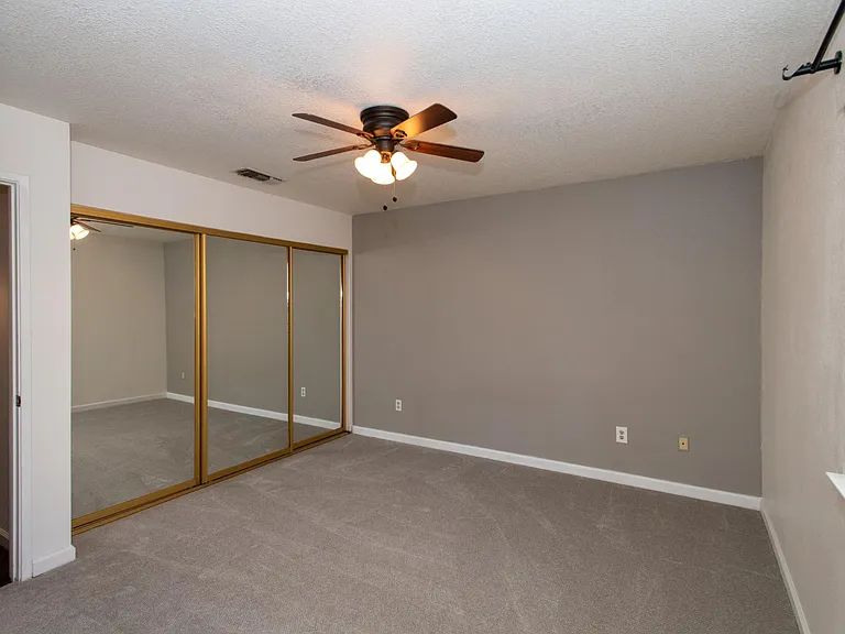 2226 Coroval Dr — Photo 12