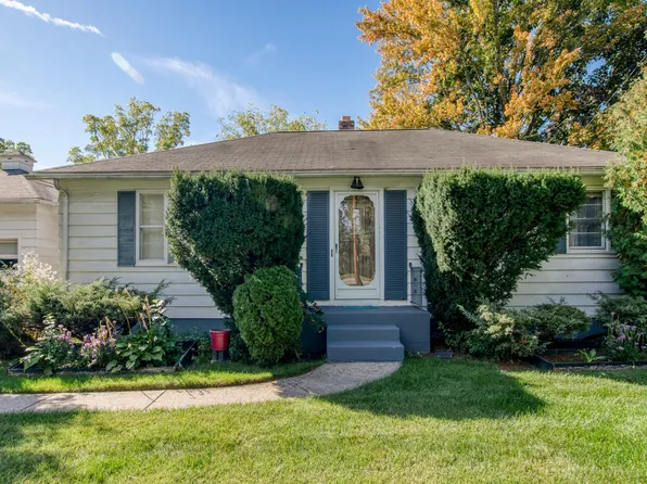 2736 Cascade Rd SE, East Grand Rapids, MI 49506