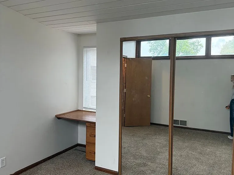 661 W Lakeshore Dr — Photo 11
