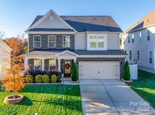 641 Belle Grove Dr, Lake Wylie, SC 29710