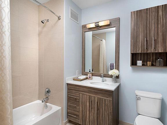 2nd image of 645 N McClurg Ct #3202