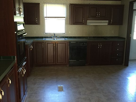 3rd image of 37993 Falcon Wood Dr