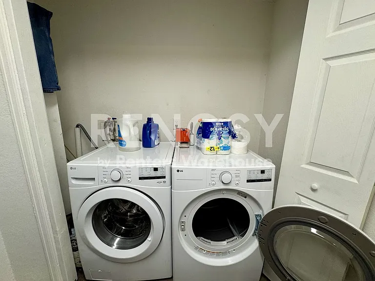 1260 Brentwood St — Photo 11