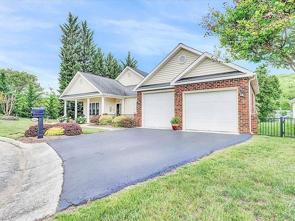 2nd image of 1914 Haworth Cir