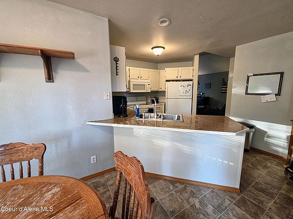 5th image of 106 S Riverwood Ct