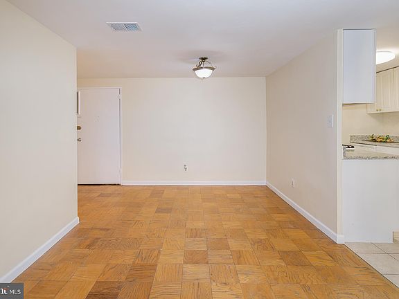 4th image of 4600 Duke St APT 1225
