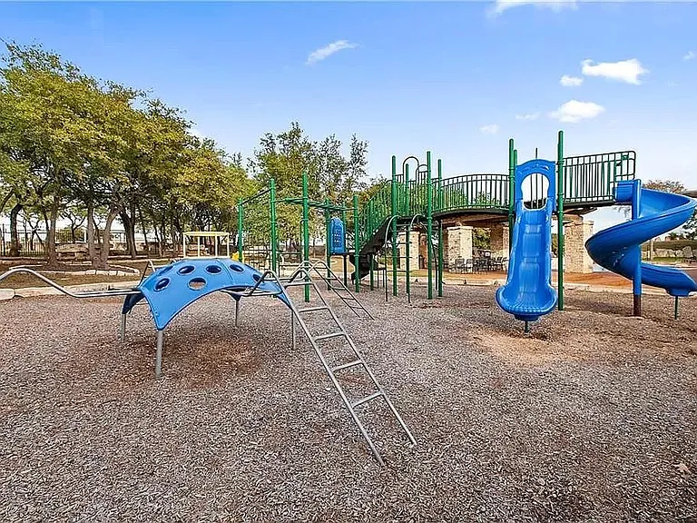 2121 Local Rebel Loop — Photo 24