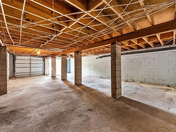 3rd image of 670 Crows Bluff Ln