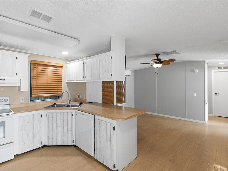 6620 Maloney Ave #14 — Photo 11