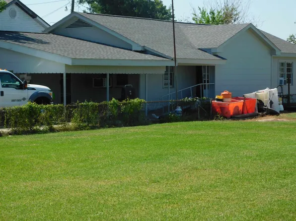 1903 N Bayou Dr, Golden Meadow, LA 70357