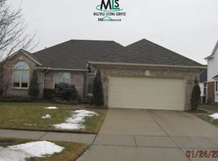54766 Laurel Dr, Macomb, MI 48042